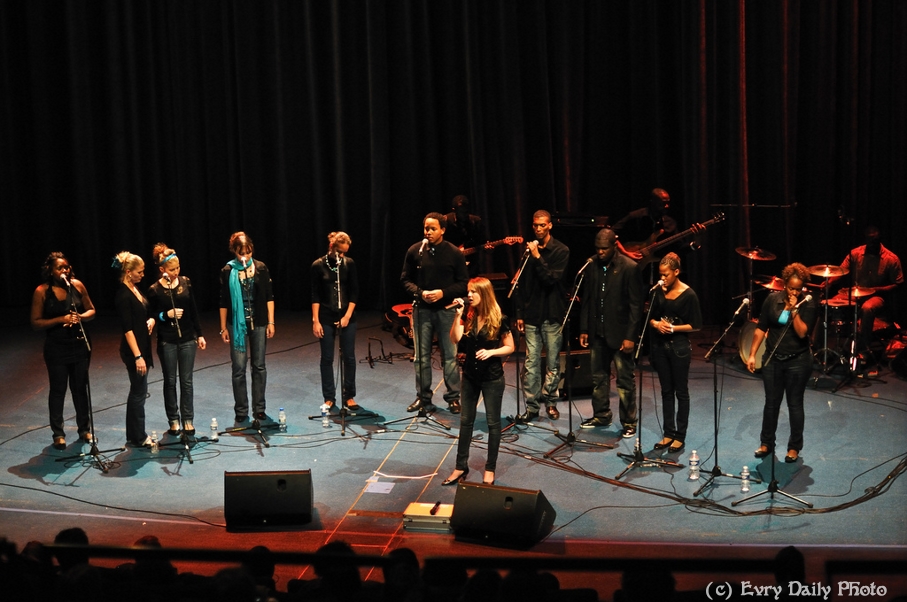 Evry Daily Photo - Telethon Evry 2010 - Concert Evry University Gospel - large - 5244064394.jpg